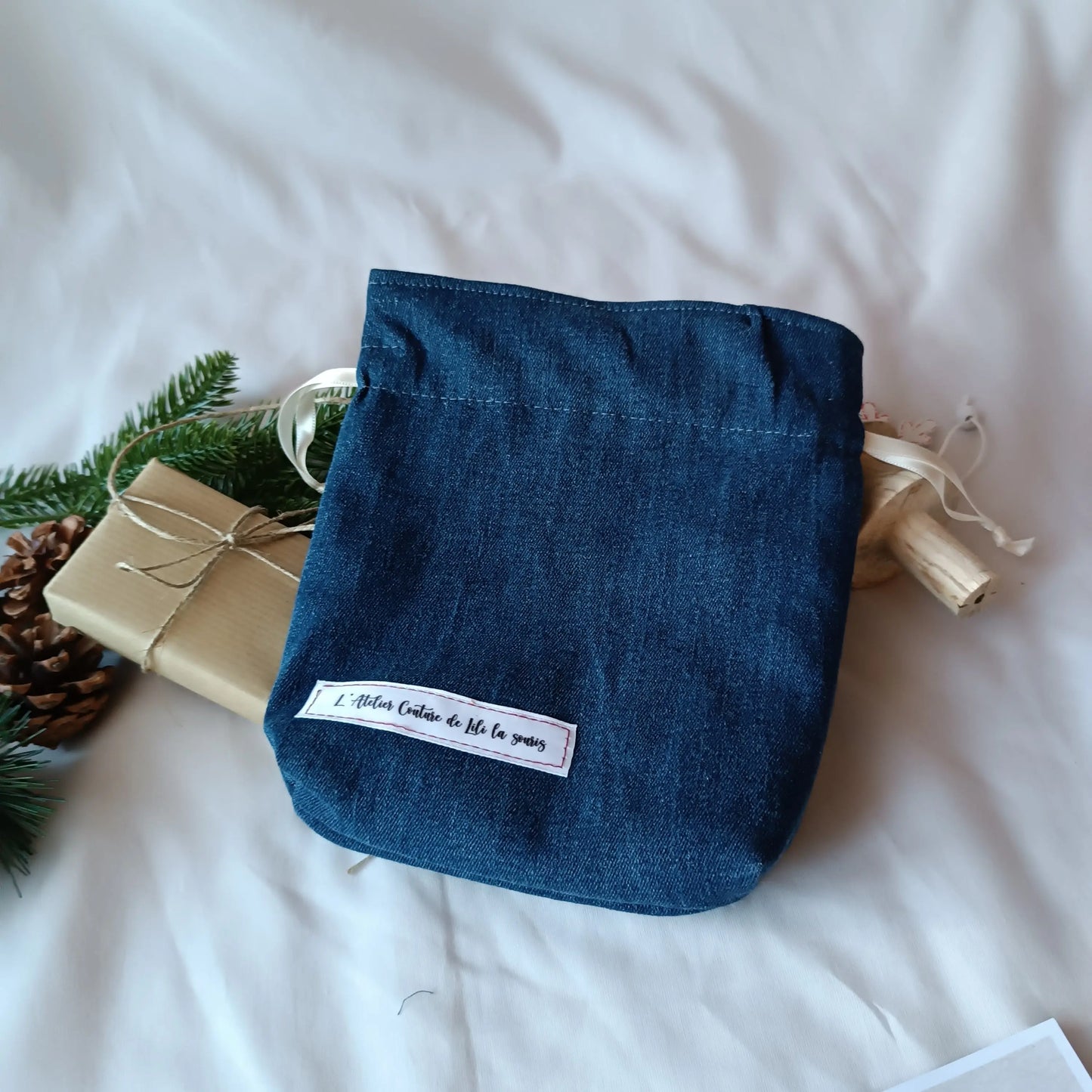 Emballage cadeau réutilisable / pochette cadeau de noel / emballage cadeau de noel / pochon de noel / sac cadeau de noel / idée cadeau de noel / idée cadeau noel 2023 / pochette cadeau pour noel / pochette cadeau tissu / pochon noel / pochon tissu / emballage cadeau noel tissu / emballage cadeau upcyclé
