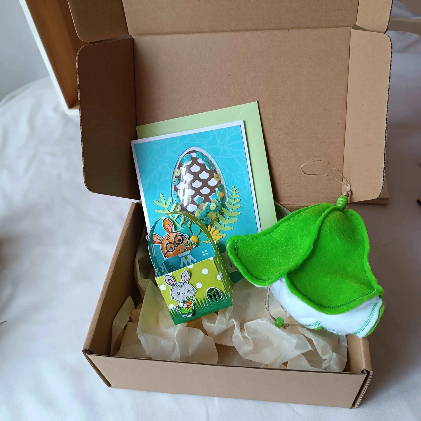 Carte joyeuses pâques / pâques 2024 / panier de paques / coffret artisanale paques / cadeau de Pâques / Pâques en 2024 / cadeau Pâques enfant / cadeau Pâques adulte