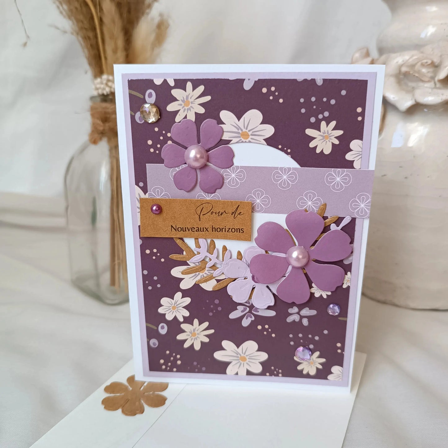 jolie carte départ collègue - carte départ retraite - carte départ collègue de travail - carte départ de l’Atelier de Lili la souris - bonne continuation carte départ - carte scrapbooking départ collègue - carte départ retraite femme - carte départ collègue femme violette - carte Pour de nouveaux horizons
