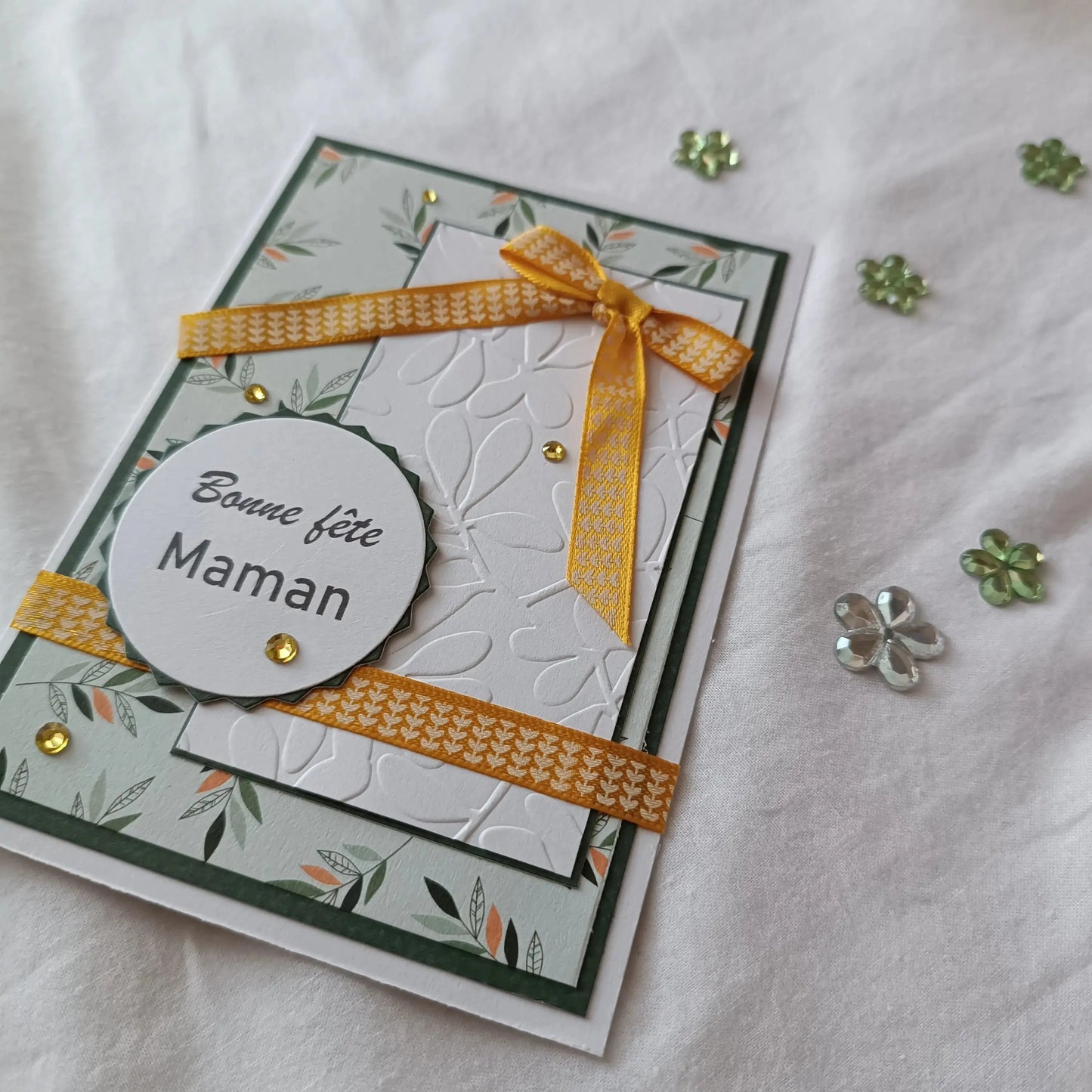 Carte de vœux bonne fête maman pour la fête des mères jaune et verte de L'Atelier de Lili la souris / carte pour maman / carte fête des mères / jolie carte bonne fête maman / cadeau fête des mères / idée cadeau fêtes des mères / bonne fête Maman / idée cadeau maman / idée cadeau fête des maman / cadeau pour maman / cadeau fait-main pour maman