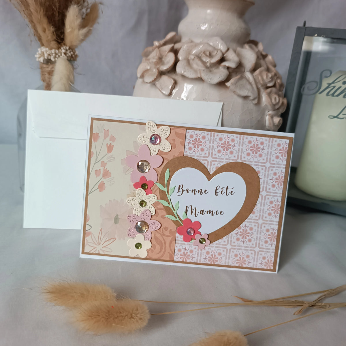 Carte fête des Grands-Mères Cœur Fleuri Abricot et Rose de L'Atelier de Lili la souris, vue principale
