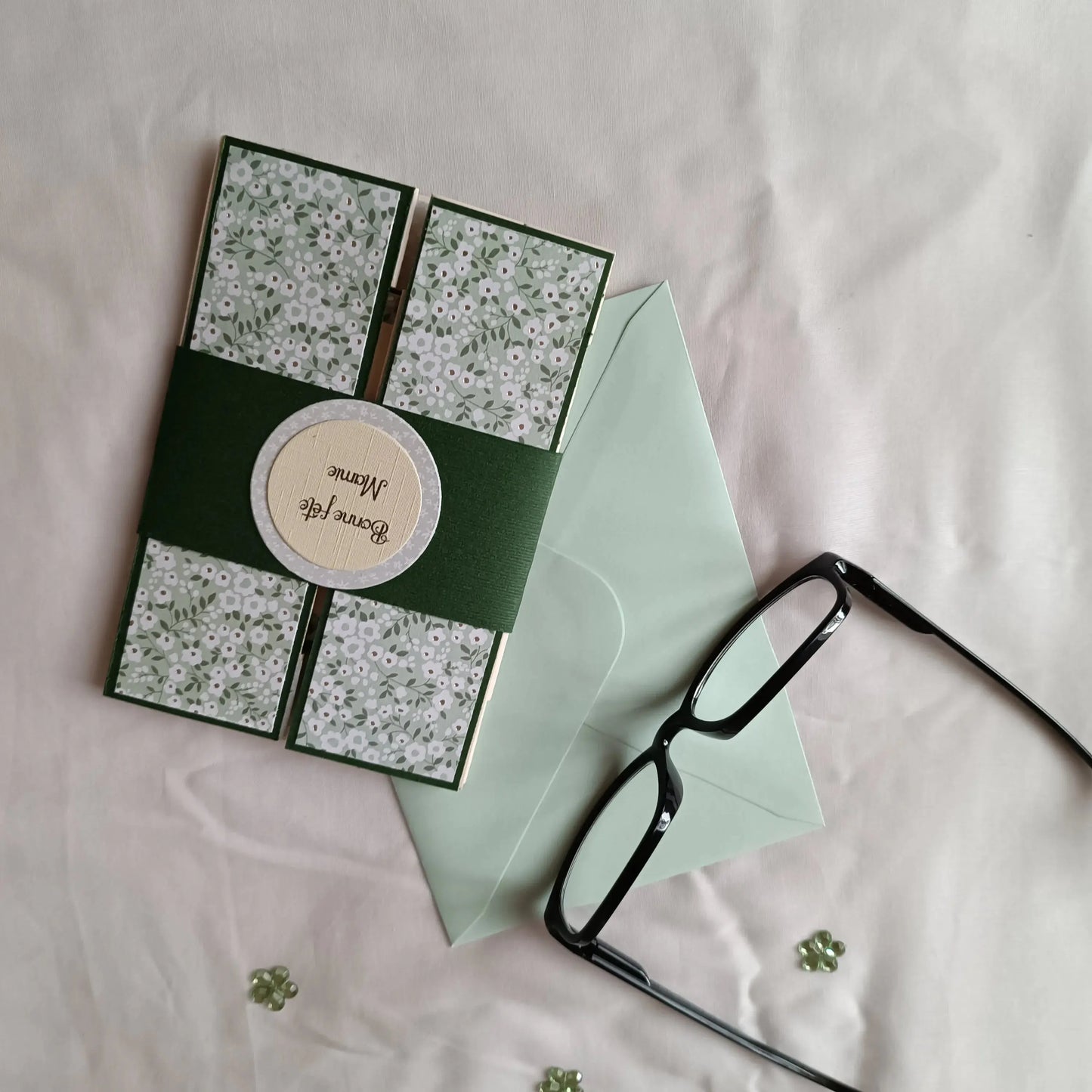 carte fête des Grands-Mères de l’Atelier de Lili la souris / carte bonne fête grand-mère / fête des grands-mères / bonne fête Mamie / jolie carte fête des Grands-Mères / cadeau fête des grands-mères / carte fête des grands-mères / idée cadeau mamie / idée cadeau grands-mères / idée cadeau fête des grands-mères / cadeau pour mamie