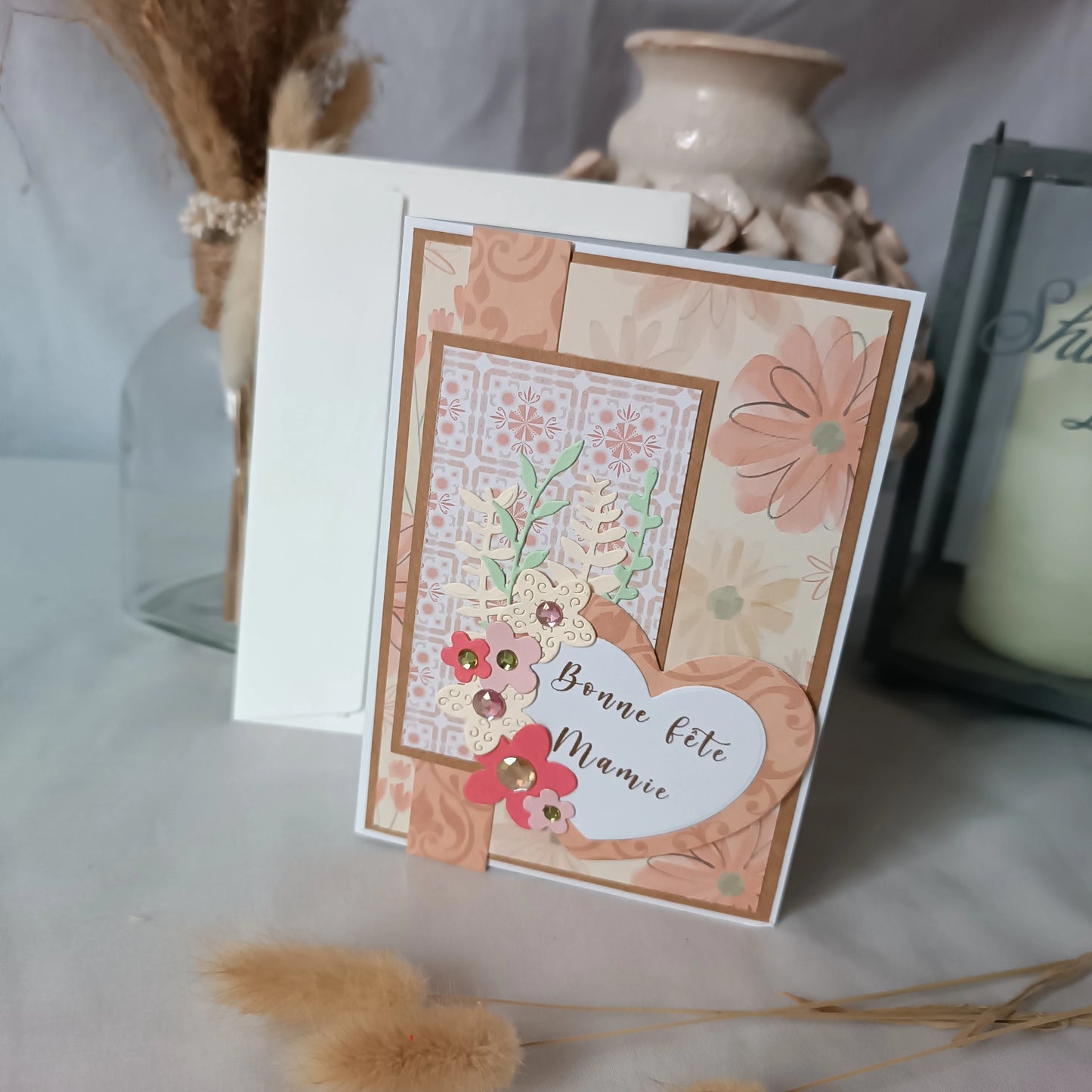 carte fête des Grands-Mères artisanale, carte fête des Grands-Mères fait main, carte fête des Grands-Mères originale, carte fête des Grands-Mères fleurie, carte pour Mamie, carte Bonne fête Mamie, carte fête des Grands-Mères avec cœur, carte fête des Grands-Mères scrapbooking, carte artisanale pour grand-mère, carte fête des Grands-Mères élégante, carte fête des Grands-Mères traditionnelle, idée carte fête des Grands-Mères originale, carte fête des Grands-Mères artisanale avec fleurs, carte fête des Grands-