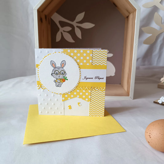 Carte Joyeuses Pâques jaune et blanche avec son lapin, de L'Atelier de Lili la souris, vue principale