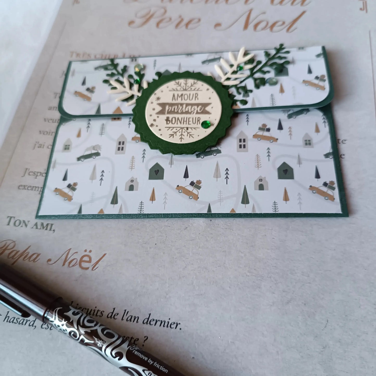 pochette carte-cadeau de noel - carte de voeux 2025 - idée cadeau noël - noël 2025 - cadeau noël 2025 - carte de noël -pochette carte-cadeau de noël vert foncé de L’Atelier de Lili la souris