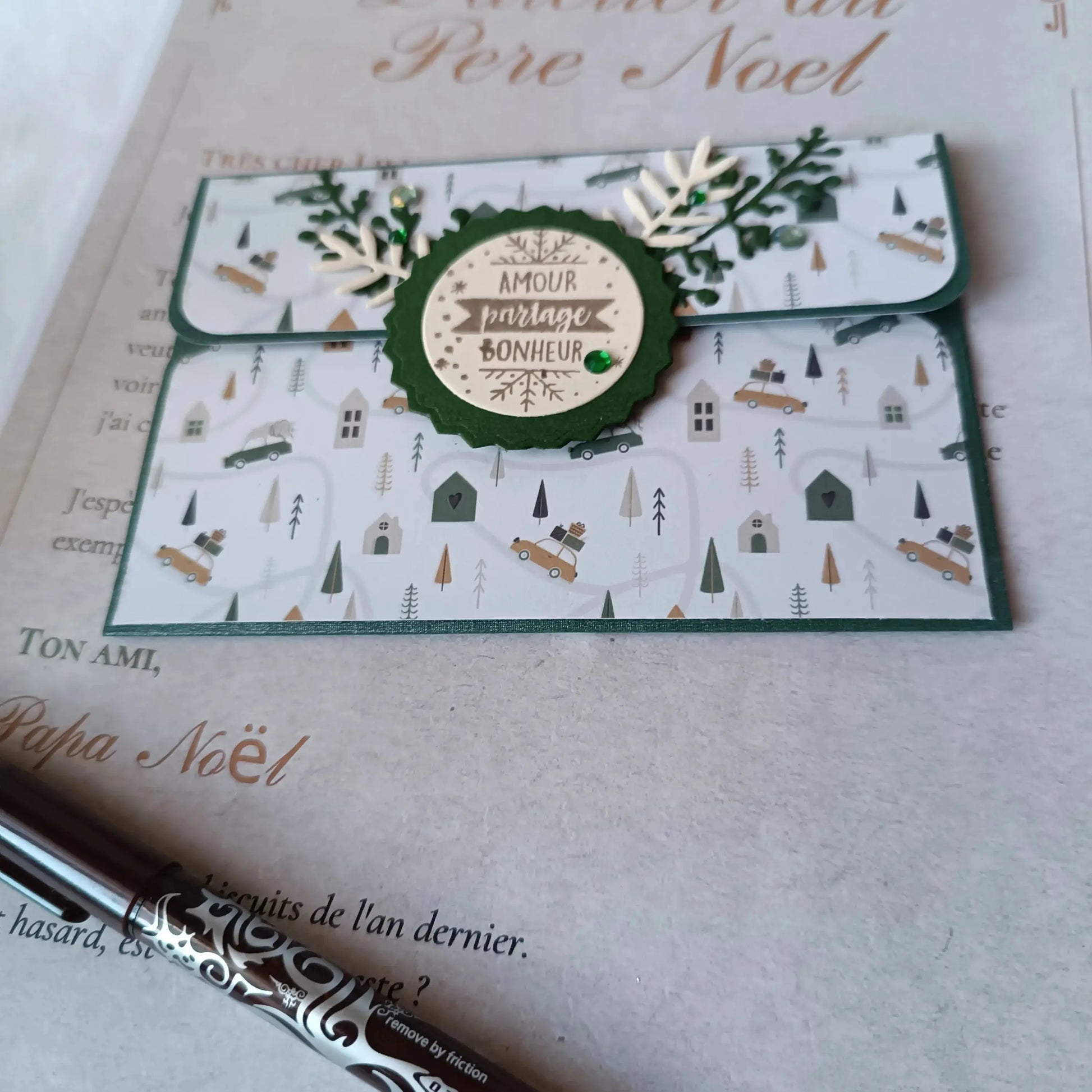 pochette carte-cadeau de noel - carte de voeux 2025 - idée cadeau noël - noël 2025 - cadeau noël 2025 - carte de noël -pochette carte-cadeau de noël vert foncé de L’Atelier de Lili la souris