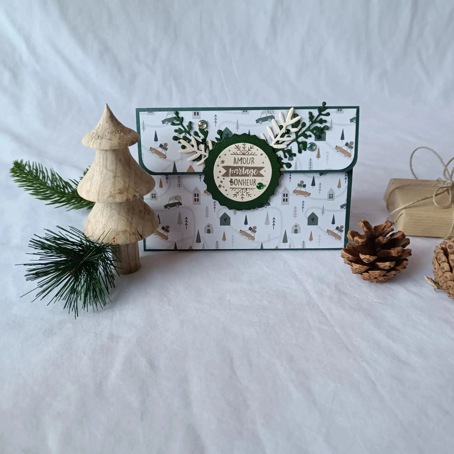 pochette carte-cadeau de noel - carte de voeux 2025 - idée cadeau noël - noël 2025 - cadeau noël 2025 - carte de noël -pochette carte-cadeau de noël vert foncé de L’Atelier de Lili la souris