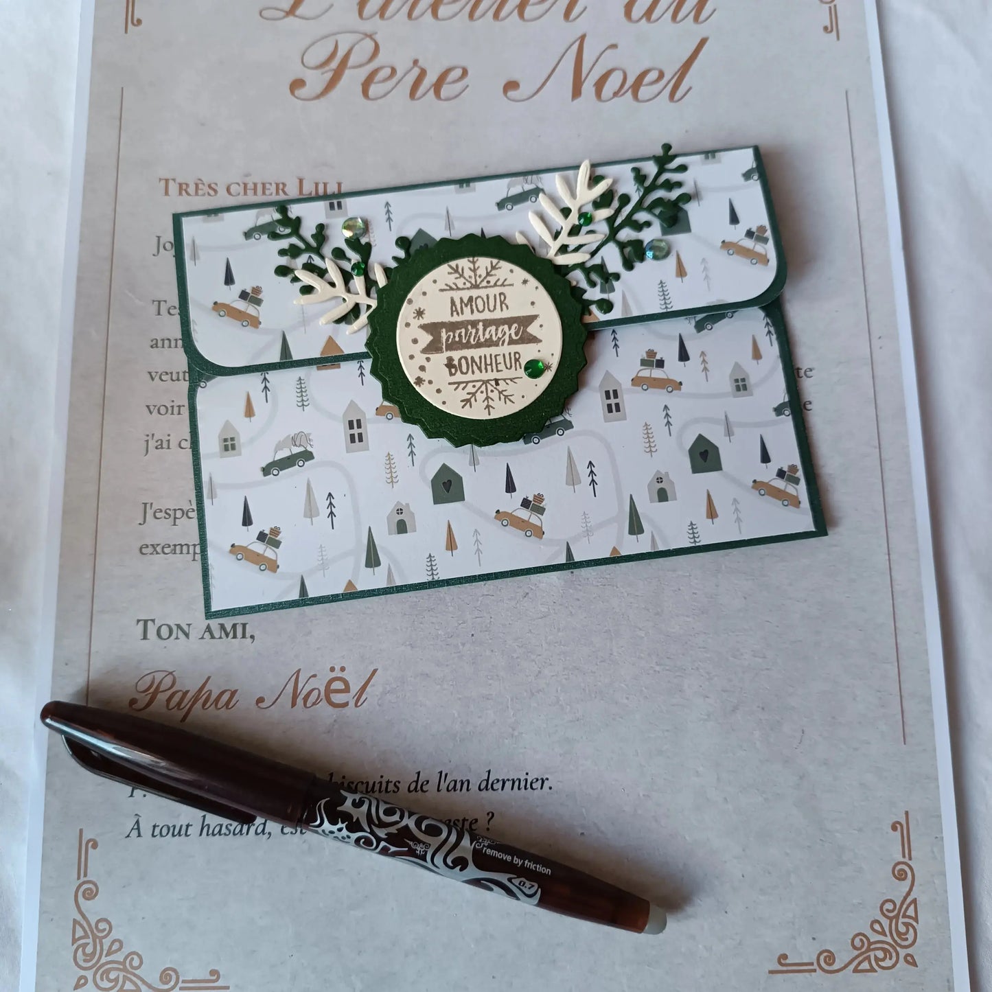 pochette carte-cadeau de noel - carte de voeux 2025 - idée cadeau noël - noël 2025 - cadeau noël 2025 - carte de noël -pochette carte-cadeau de noël vert foncé de L’Atelier de Lili la souris