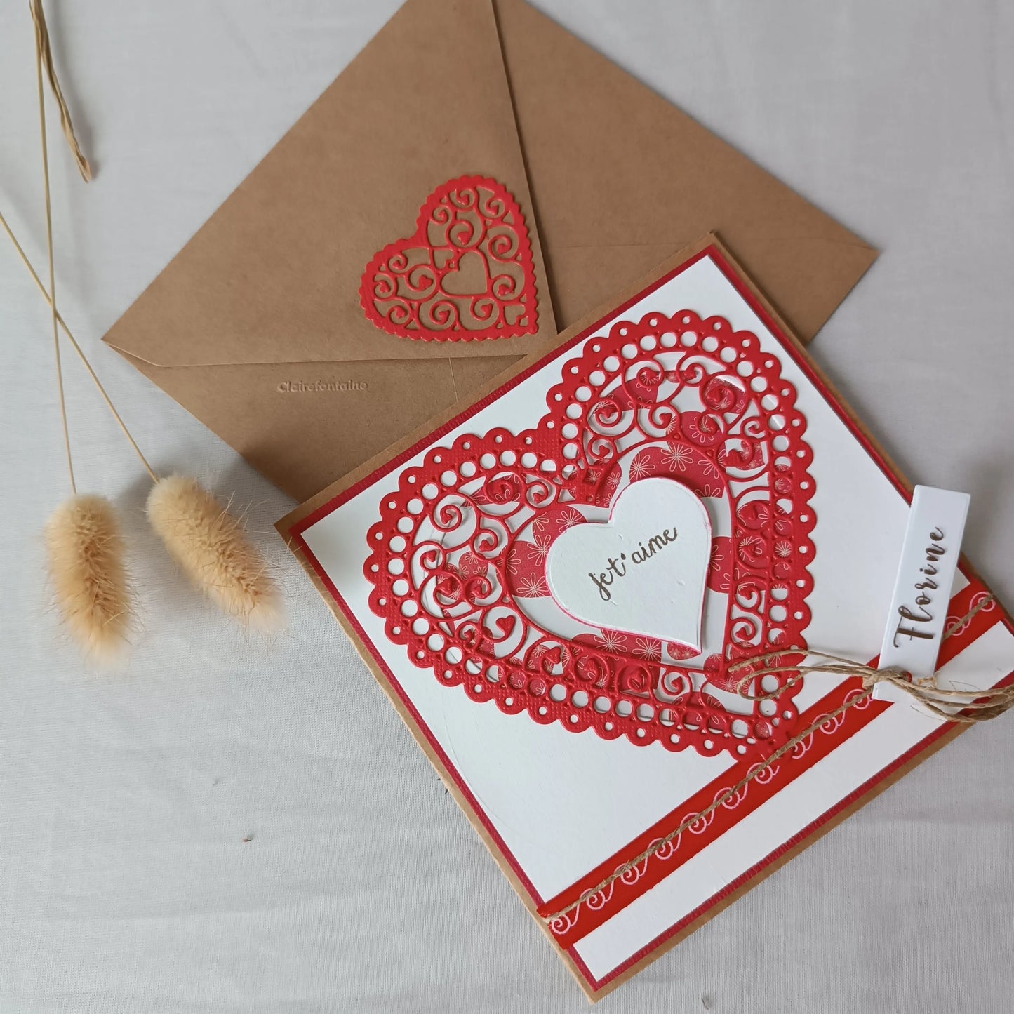 carte de Saint-Valentin artisanale rouge - carte de Saint-Valentin faite main - carte Saint-Valentin personnalisée -carte de vœux Saint-Valentin - carte amour artisanale - carte je t’aime artisanale -carte romantique faite main -carte Saint-Valentin originale - carte Saint-Valentin couple - carte de Saint-Valentin artisanale personnalisée - carte Saint-Valentin cœur rose - carte Saint-Valentin scrapbooking - carte de Saint-Valentin avec prénom - carte faite main pour la Saint-Valentin - carte artisanale pou