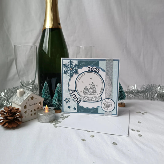 Carte de vœux bonne année personnalisée bleu de L’Atelier de Lili la souris - Carte de vœux 2025 boule à neige - carte bonne année 2026 - Carte bonne année - meilleurs vœux 2026 - carte de nouvel an - vœux de nouvel an - nouvel année 2026 - meilleurs vœux 2026 - présenter vœux 2026 - bonne année 2026 - carte de vœux année 2026 - vœux 2026