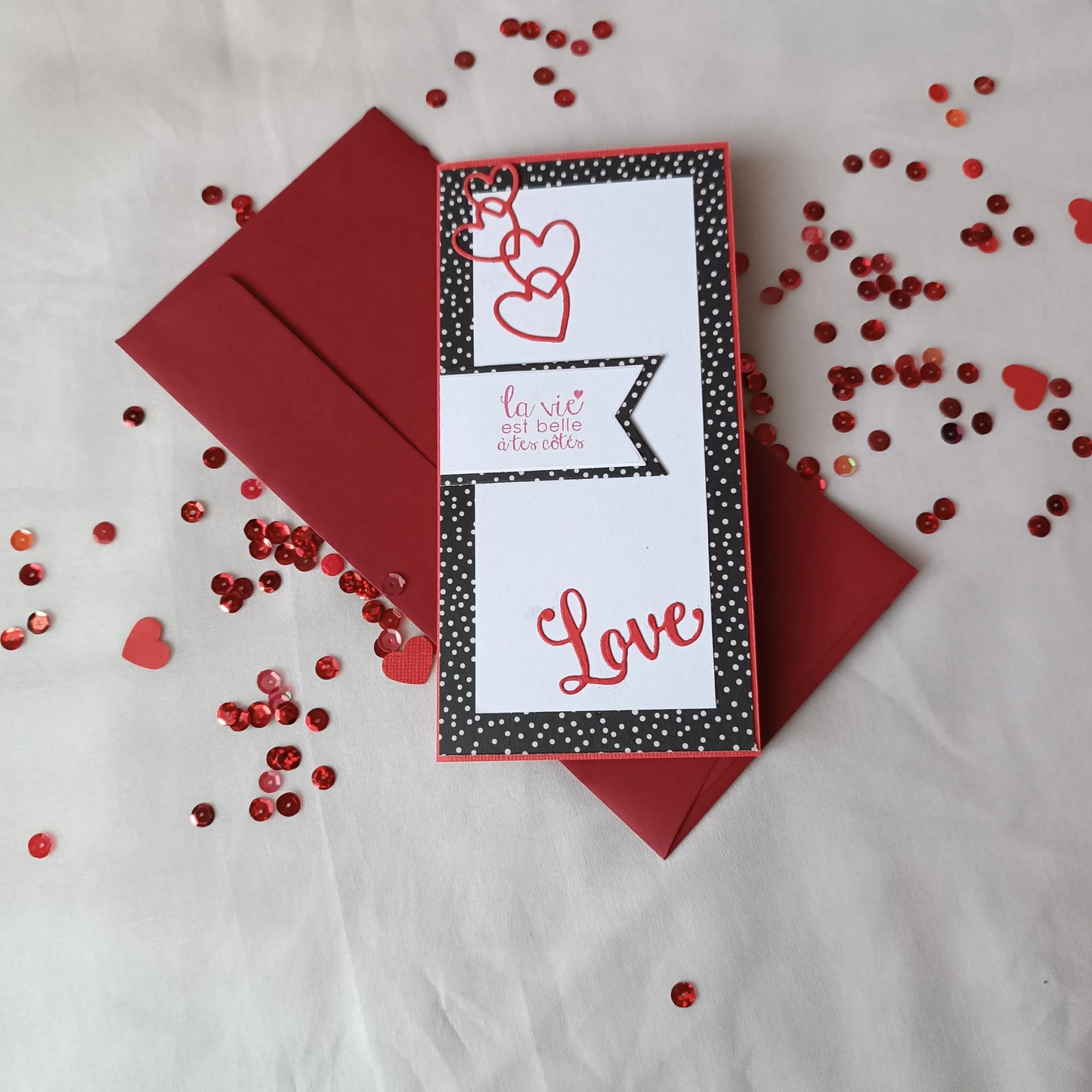 Carte de saint valentin POP UP ROUGE - carte de saint valentin artisanale - cadeau saint valentin - idée cadeau saint valentin – carte de vœux saint valentin – carte artisanale de l’atelier de lili la souris - cadeau saint valentin femme - cadeau saint valentin homme - carte de saint valentin - saint valentin -carte saint valentin originale – carte saint valentin rouge - carte amoureux - carte d’amour - je t’aime - fêter l’amour - célébrer l’amour