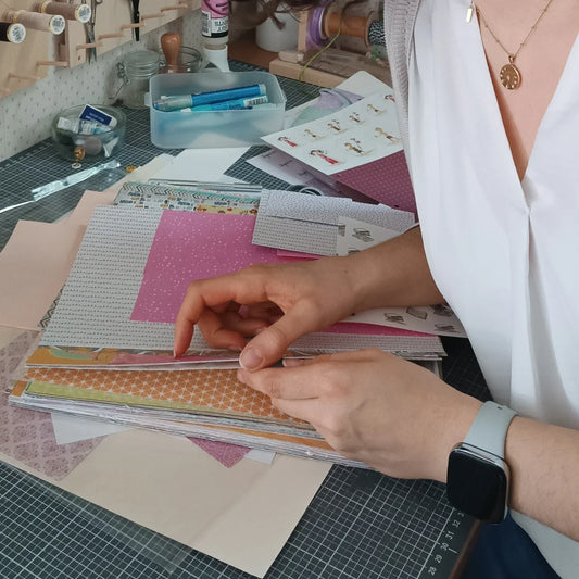 choisir les papiers et les couleurs pour une création