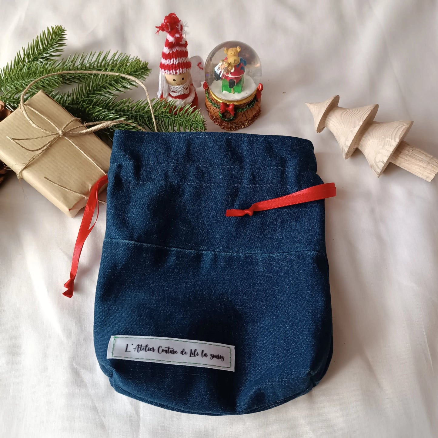 Pochon de Noël - jeans brut upcyclé - coton blanc - décore sapin
