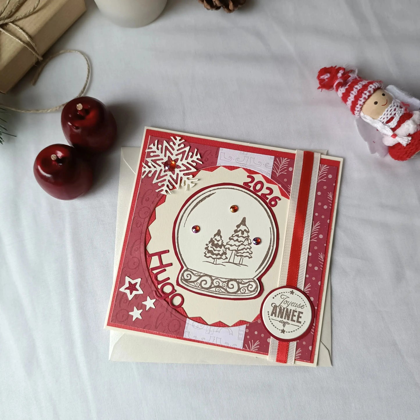 Carte de vœux bonne année personnalisée rouge de L’Atelier de Lili la souris - Carte de vœux 2025 boule à neige - carte bonne année 2026 - Carte bonne année - meilleurs vœux 2026 - carte de nouvel an - vœux de nouvel an - nouvel année 2026 - meilleurs vœux 2026 - présenter vœux 2026 - bonne année 2026 - carte de vœux année 2026 - vœux 2026