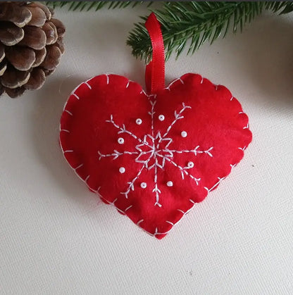 Décoration de Noël  - Cœur Rouge - à Suspendre - Feutrine rouge