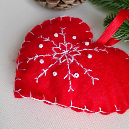 Décoration de Noël  - Cœur Rouge - à Suspendre - Feutrine rouge