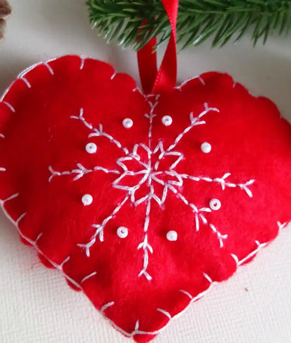 Décoration de Noël  - Cœur Rouge - à Suspendre - Feutrine rouge