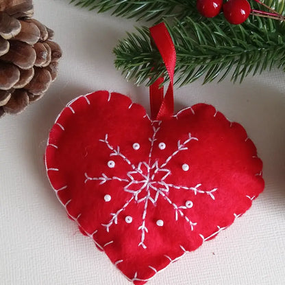 Décoration de Noël  - Cœur Rouge - à Suspendre - Feutrine rouge