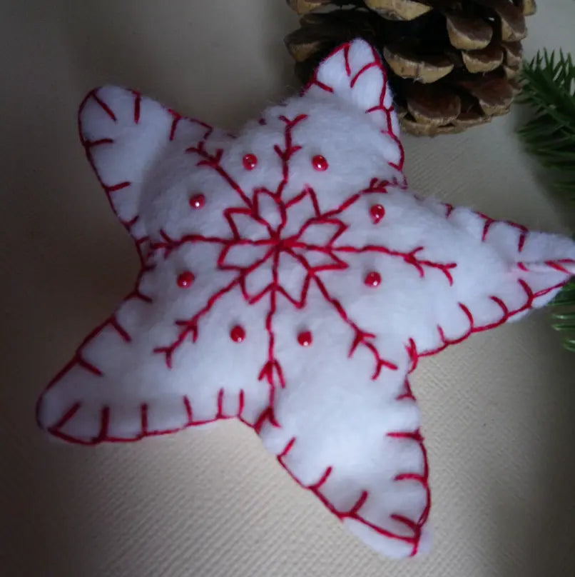 Décoration de Noël, étoile, à suspendre en feutrine blanche
