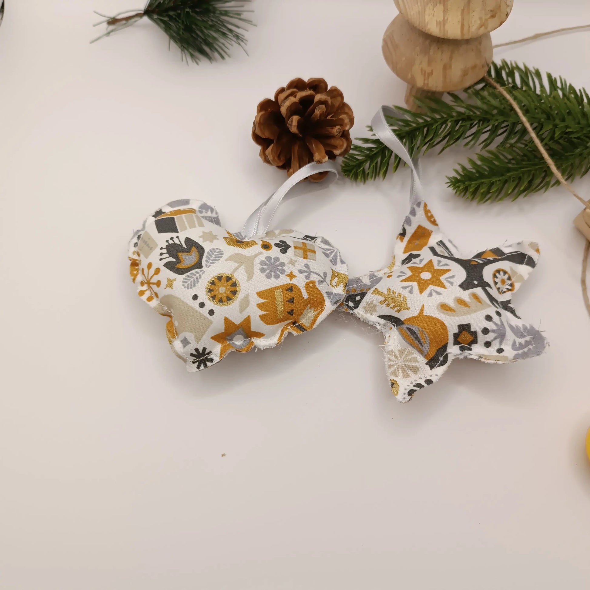 Pack 3 décorations de Noël en tissu blanc or et argent - Récup' Tissu de Lili - décorations de Noël en Tissu