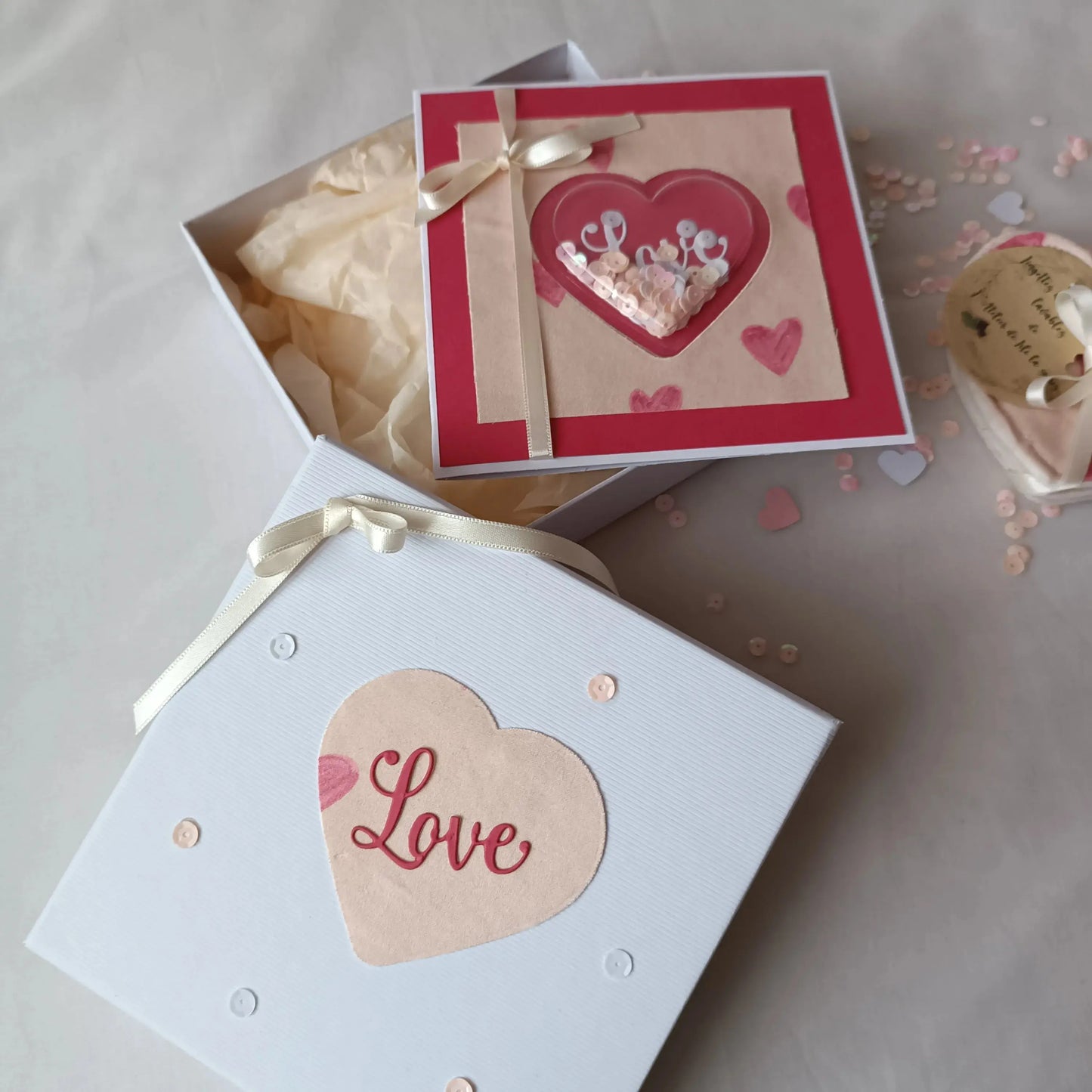 Coffret cadeau saint valentin - coffret artisanale saint valentin - carte de saint valentin - lingettes démaquillantes en forme de cœurs - lingettes lavables démaquillantes - mini coffret cadeau - cadeau saint valentin artisanale - idée cadeau saint valentin - carte de saint valentin à secouer - coffret Saint-Valentin- cadeau romantique - fait main - lingettes lavables-écologique