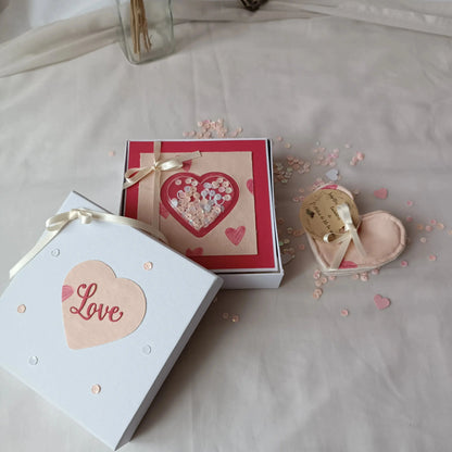 Coffret cadeau saint valentin - coffret artisanale saint valentin - carte de saint valentin - lingettes démaquillantes en forme de cœurs - lingettes lavables démaquillantes - mini coffret cadeau - cadeau saint valentin artisanale - idée cadeau saint valentin - carte de saint valentin à secouer - coffret Saint-Valentin- cadeau romantique - fait main - lingettes lavables-écologique
