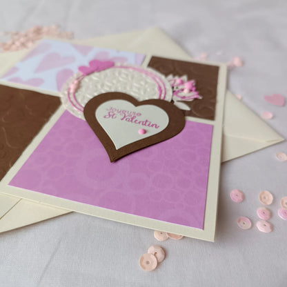 Carte de saint valentin rose et chocolat – l’atelier de lili la souris - carte artisanale saint valentin – carte saint valentin scrapbooking - cadeau saint valentin - idée cadeau saint valentin- cadeau saint valentin femme - cadeau saint valentin homme - carte de saint valentin - saint valentin - cadeau saint valentin ado - carte amoureux - carte d amour, - je t aime - fêter l amour - célébrer l amour