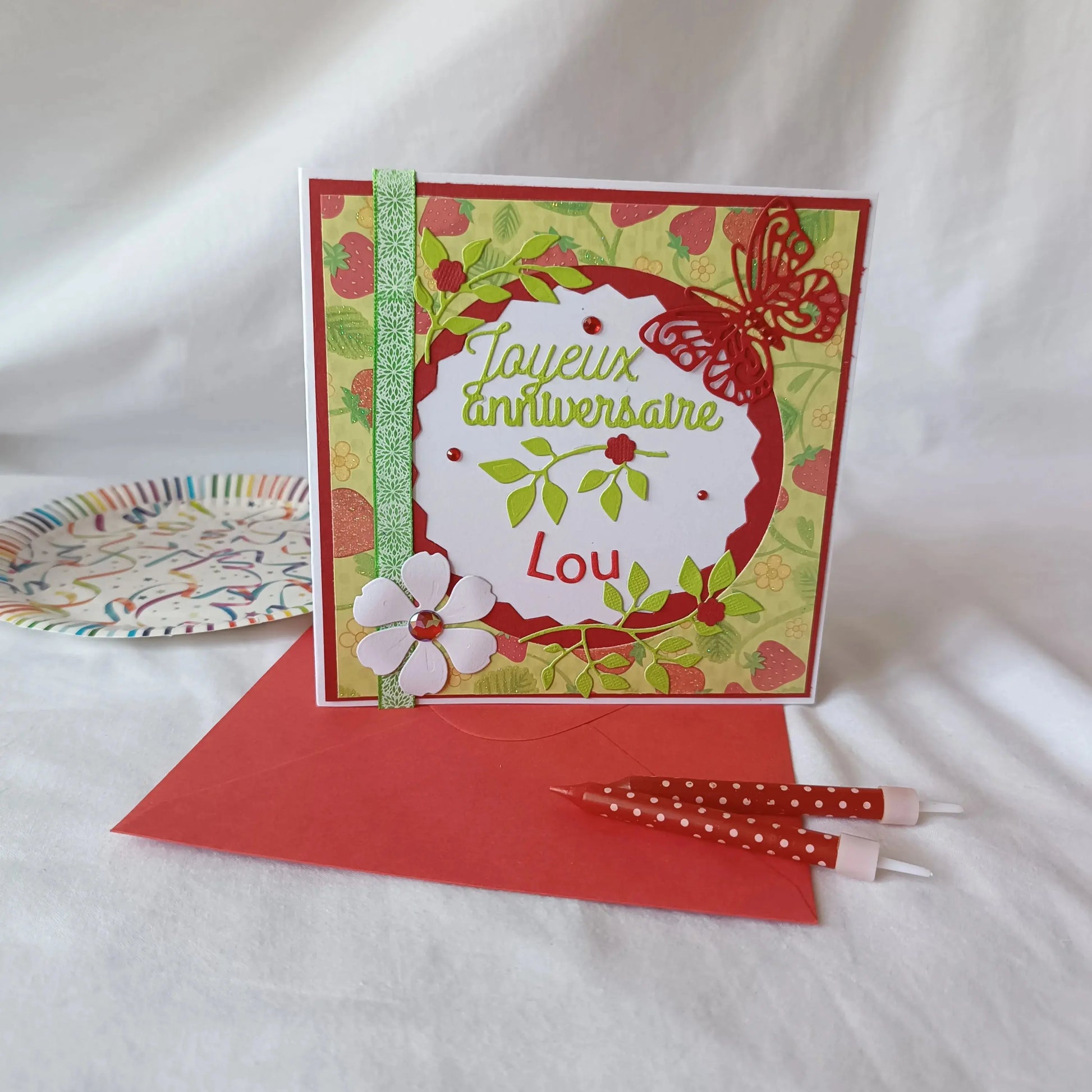 Carte anniversaire femme personnalisable rouge et verte de L'Atelier de Lili la souris, carte de vœux, jolie carte anniversaire fait main, jolie carte anniversaire, joli carte anniversaire avec prénom, cadeau anniversaire personnalisé bleu et orangé, carte anniversaire femme, carte anniversaire personnalisée, carte anniversaire personnalisée, carte anniversaire pour maman, idée cadeau anniversaire