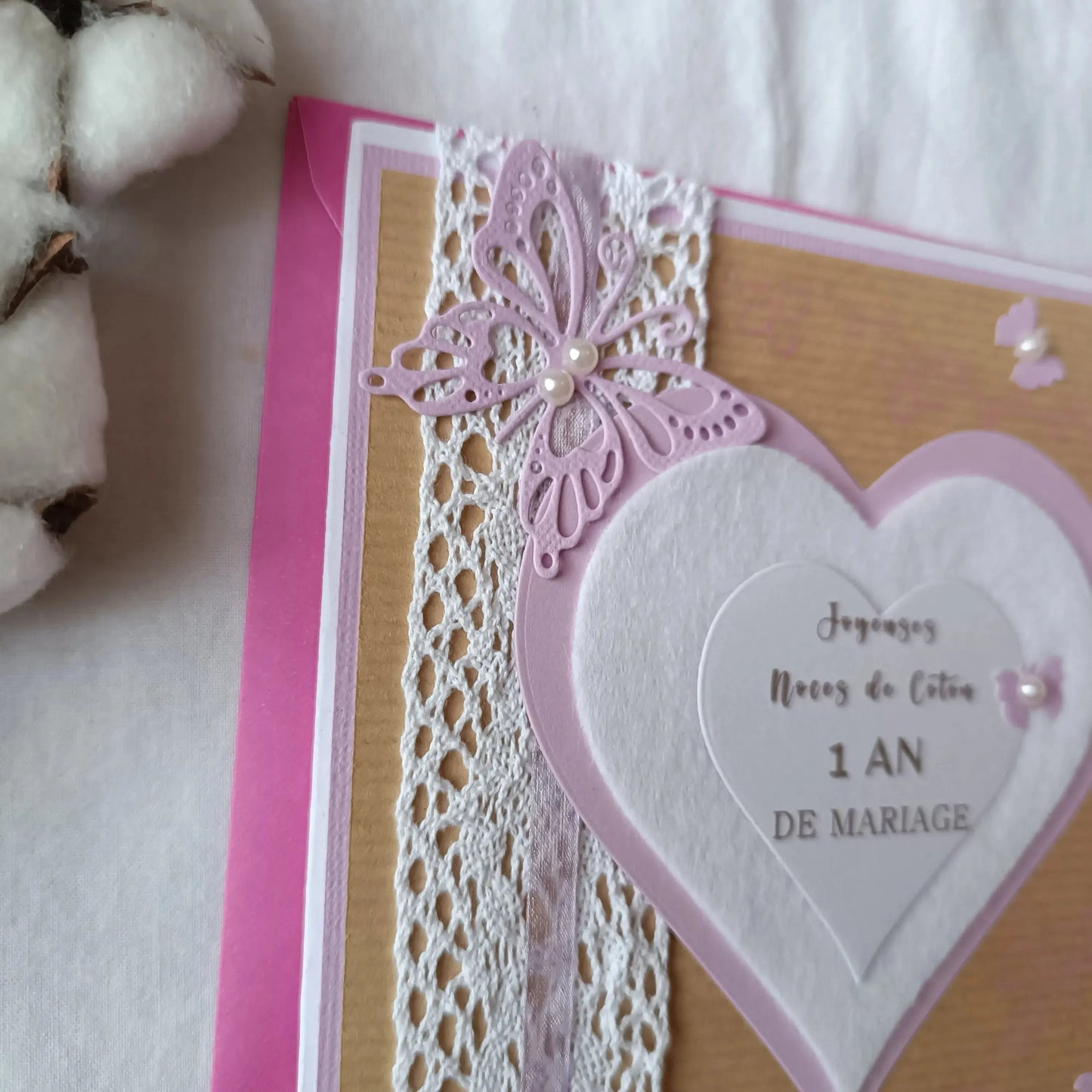 carte Anniversaire de mariage noce de coton L'Atelier de Lili la souris, carte d’anniversaire,  anniversaire de coton, jolie carte anniversaire, 1ère année de mariage, première année de mariage, cadeau noces de coton, idée cadeau anniversaire de mariage, 1 an de mariage, anniversaire mariage 1 an, idée cadeau noces de coton, noces de coton, cœurs de coton