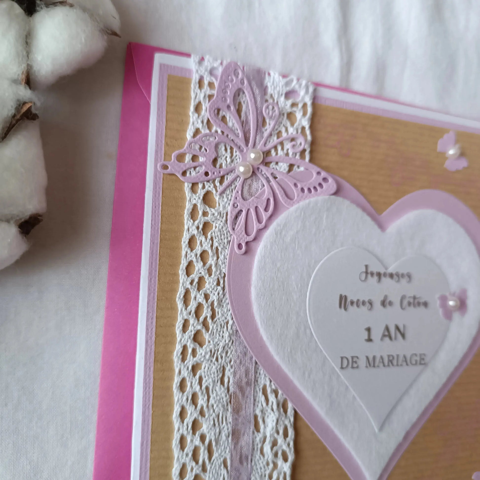 carte Anniversaire de mariage noce de coton L'Atelier de Lili la souris, carte d’anniversaire,  anniversaire de coton, jolie carte anniversaire, 1ère année de mariage, première année de mariage, cadeau noces de coton, idée cadeau anniversaire de mariage, 1 an de mariage, anniversaire mariage 1 an, idée cadeau noces de coton, noces de coton, cœurs de coton