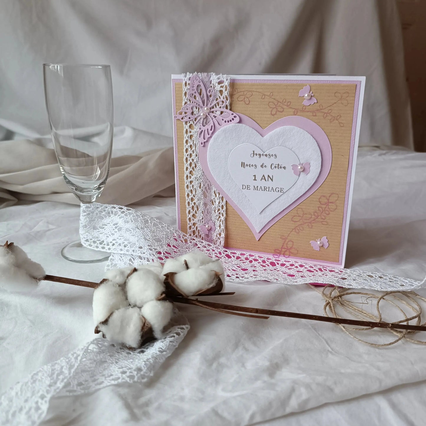 carte Anniversaire de mariage noce de coton L'Atelier de Lili la souris, carte d’anniversaire,  anniversaire de coton, jolie carte anniversaire, 1ère année de mariage, première année de mariage, cadeau noces de coton, idée cadeau anniversaire de mariage, 1 an de mariage, anniversaire mariage 1 an, idée cadeau noces de coton, noces de coton, cœurs de coton