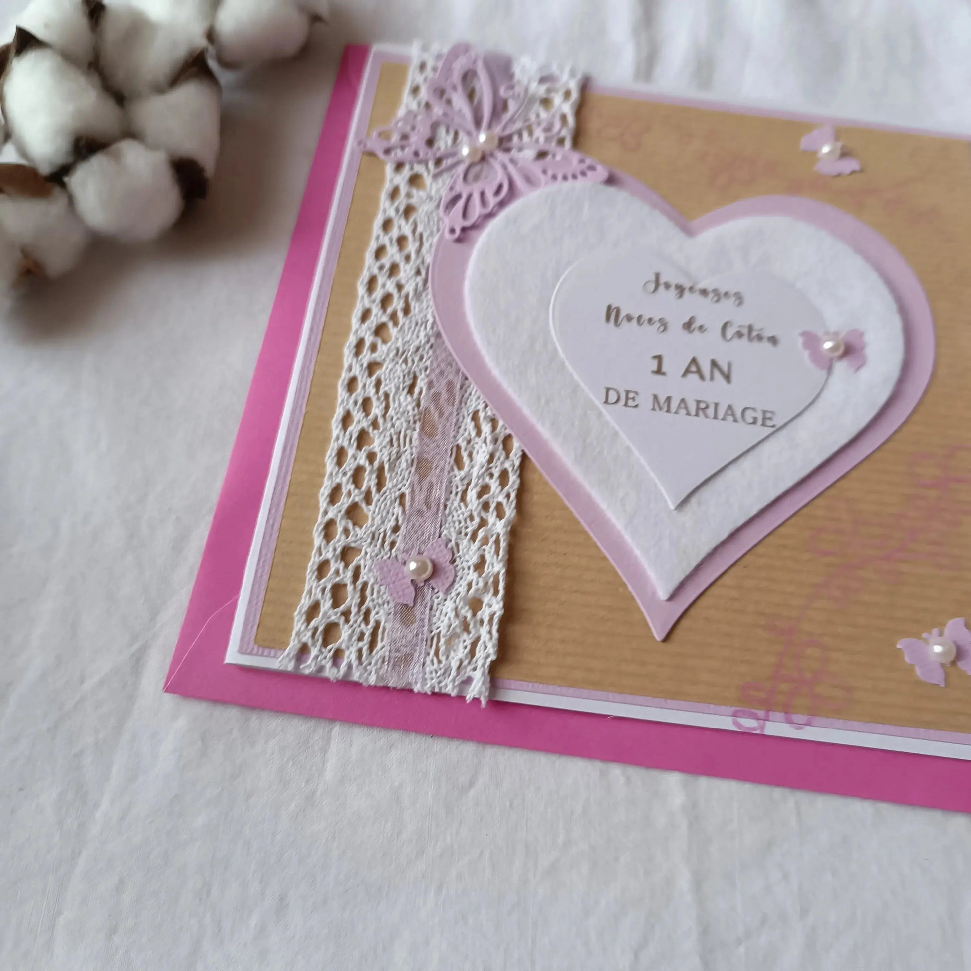 carte Anniversaire de mariage noce de coton L'Atelier de Lili la souris, carte d’anniversaire,  anniversaire de coton, jolie carte anniversaire, 1ère année de mariage, première année de mariage, cadeau noces de coton, idée cadeau anniversaire de mariage, 1 an de mariage, anniversaire mariage 1 an, idée cadeau noces de coton, noces de coton, cœurs de coton