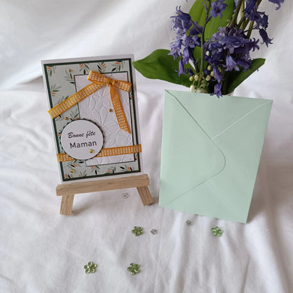 Carte de vœux bonne fête maman pour la fête des mères jaune et verte de L'Atelier de Lili la souris / carte pour maman / carte fête des mères / jolie carte bonne fête maman / cadeau fête des mères / idée cadeau fêtes des mères / bonne fête Maman / idée cadeau maman / idée cadeau fête des maman / cadeau pour maman / cadeau fait-main pour maman