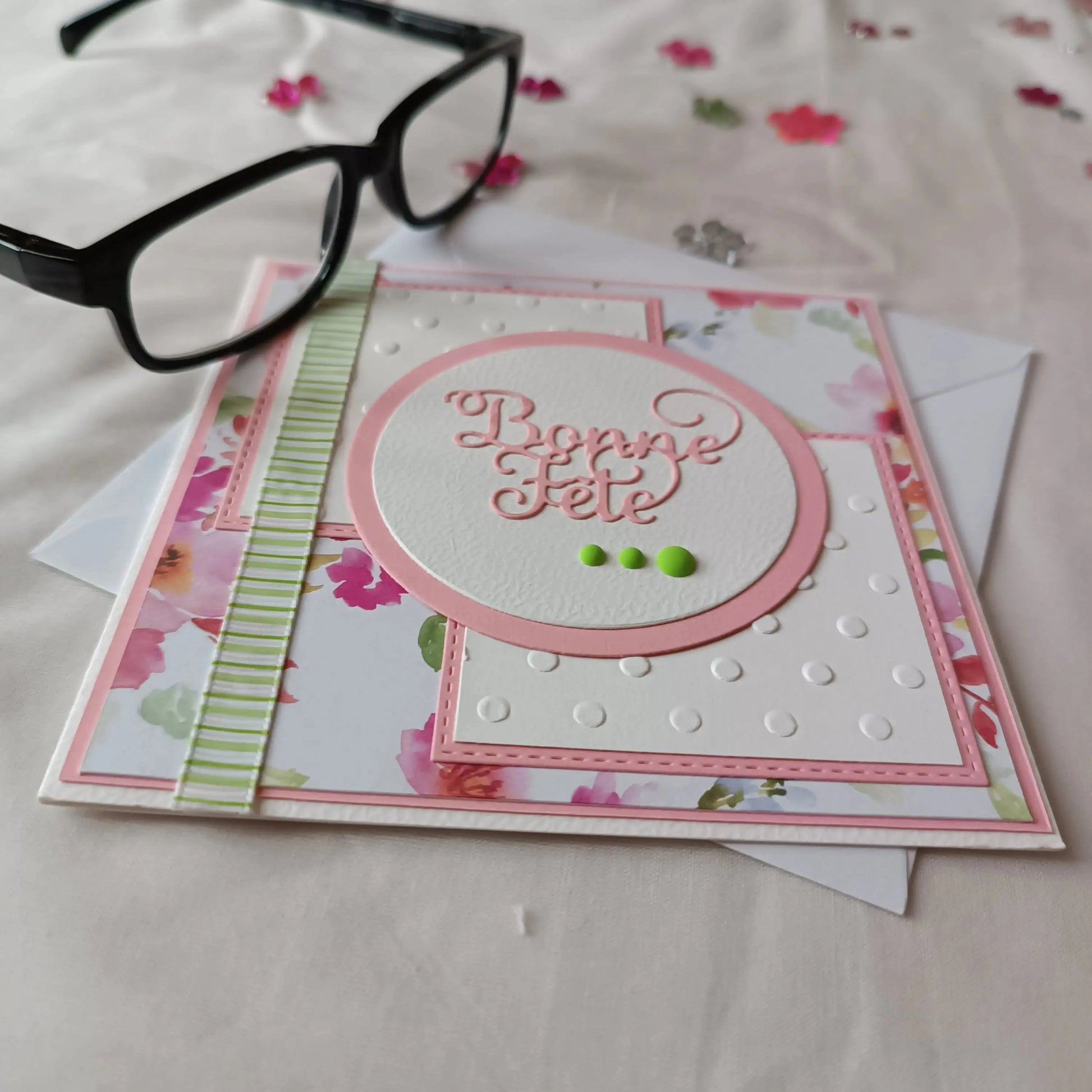 Carte bonne fête maman de L'Atelier de Lili la souris/ carte pour maman / carte fête des mères / jolie carte bonne fête maman / cadeau fête des mères / idée cadeau fêtes des mères / bonne fête Maman / idée cadeau maman / idée cadeau fête des maman / cadeau pour maman / cadeau fait-main pour maman