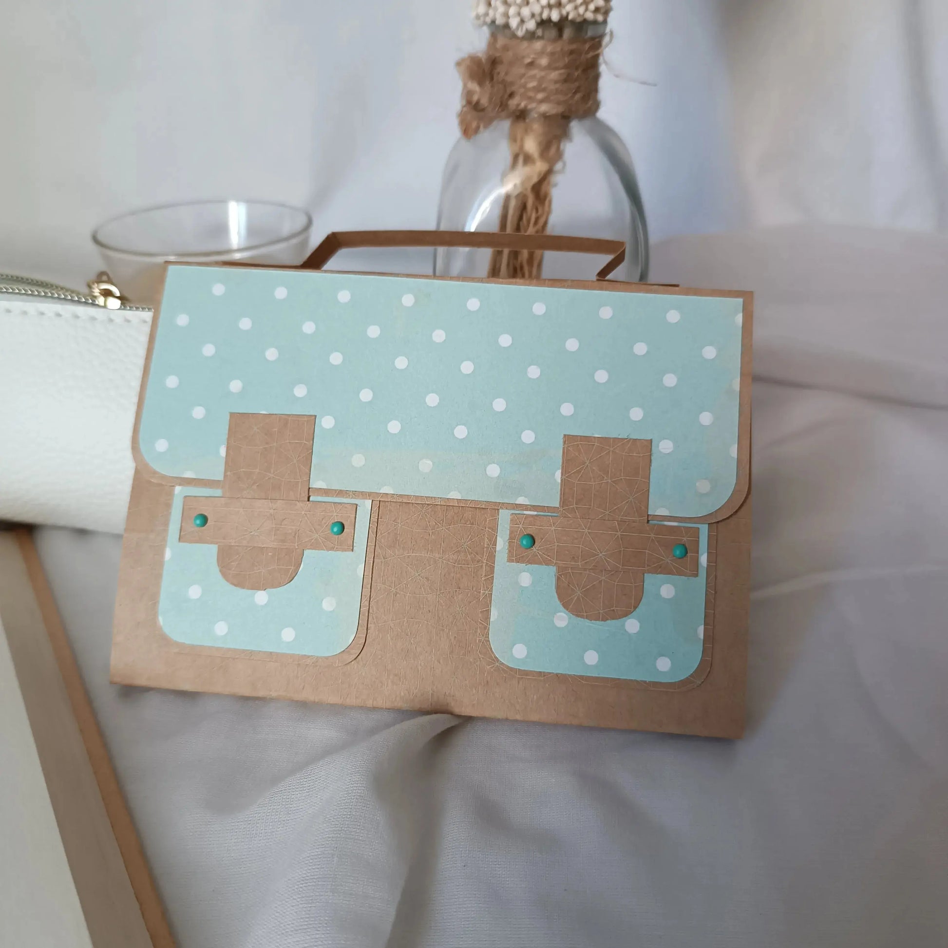 Carte pour Maîtresse ou Maître - carte cartable - kraft et vert L'Atelier de Lili la souris