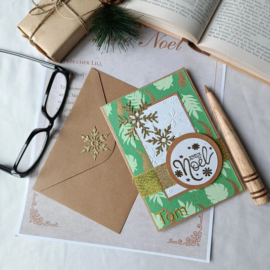 Carte de Noël Douce Forêt présentée avec son enveloppe