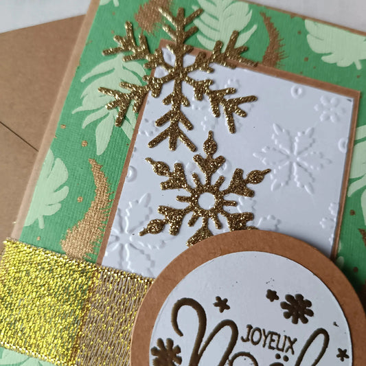 carte de Noël artisanale personnalisée - carte de Noël - carte de vœux Noël - carte de Noël originale - carte de Noël élégante - carte de Noël avec prénom -  carte Noël personnalisée -  carte de Noël à offrir - carte de Noël message personnalisé - carte de Noël fait main - carte de Noël scrapbooking - carte de Noël artisanale France - carte de Noël kraft - carte de Noël dorée - carte de Noël verte et or - carte pour vœux de Noël - carte à envoyer pour les fêtes - carte de Noël à écrire - carte de Noël avec 