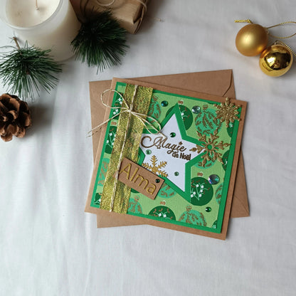carte de Noël artisanale personnalisée - carte de Noël - carte de vœux Noël - carte de Noël originale - carte de Noël élégante - carte de Noël avec prénom -  carte Noël personnalisée -  carte de Noël à offrir - carte de Noël message personnalisé - carte de Noël fait main - carte de Noël scrapbooking - carte de Noël artisanale France - carte de Noël kraft - carte de Noël dorée - carte de Noël verte et or - carte pour vœux de Noël - carte à envoyer pour les fêtes - carte de Noël à écrire - carte de Noël avec 