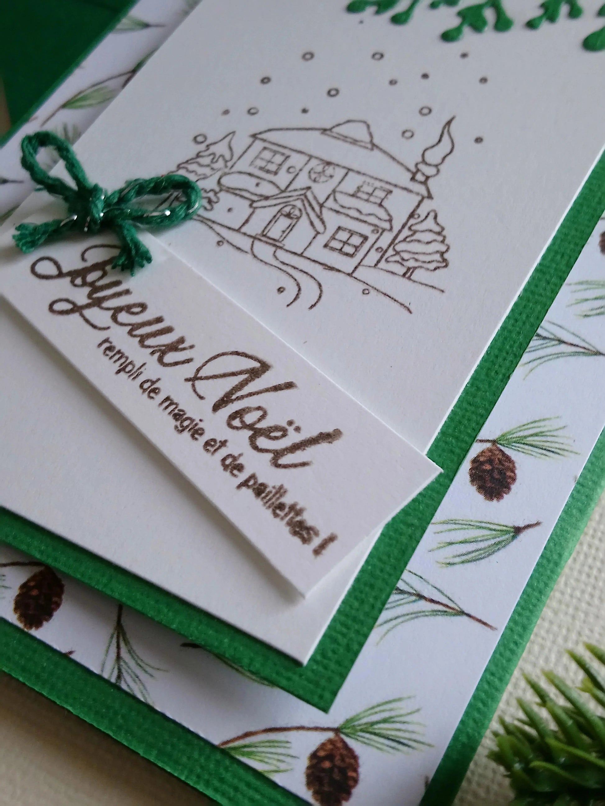 Carte noël verte pour carte cadeau ou billet de L’Atelier de Lili la souris - Carte joyeux noël - carte de Noël - carte de vœux - idée cadeau noel - carte de vœux 2025 - noël 2024 - idée cadeau noël 2024 - idée cadeau femme noel 2024 - idée cadeau homme noel 2024 - cadeau noel 2024 - jolie carte de noel