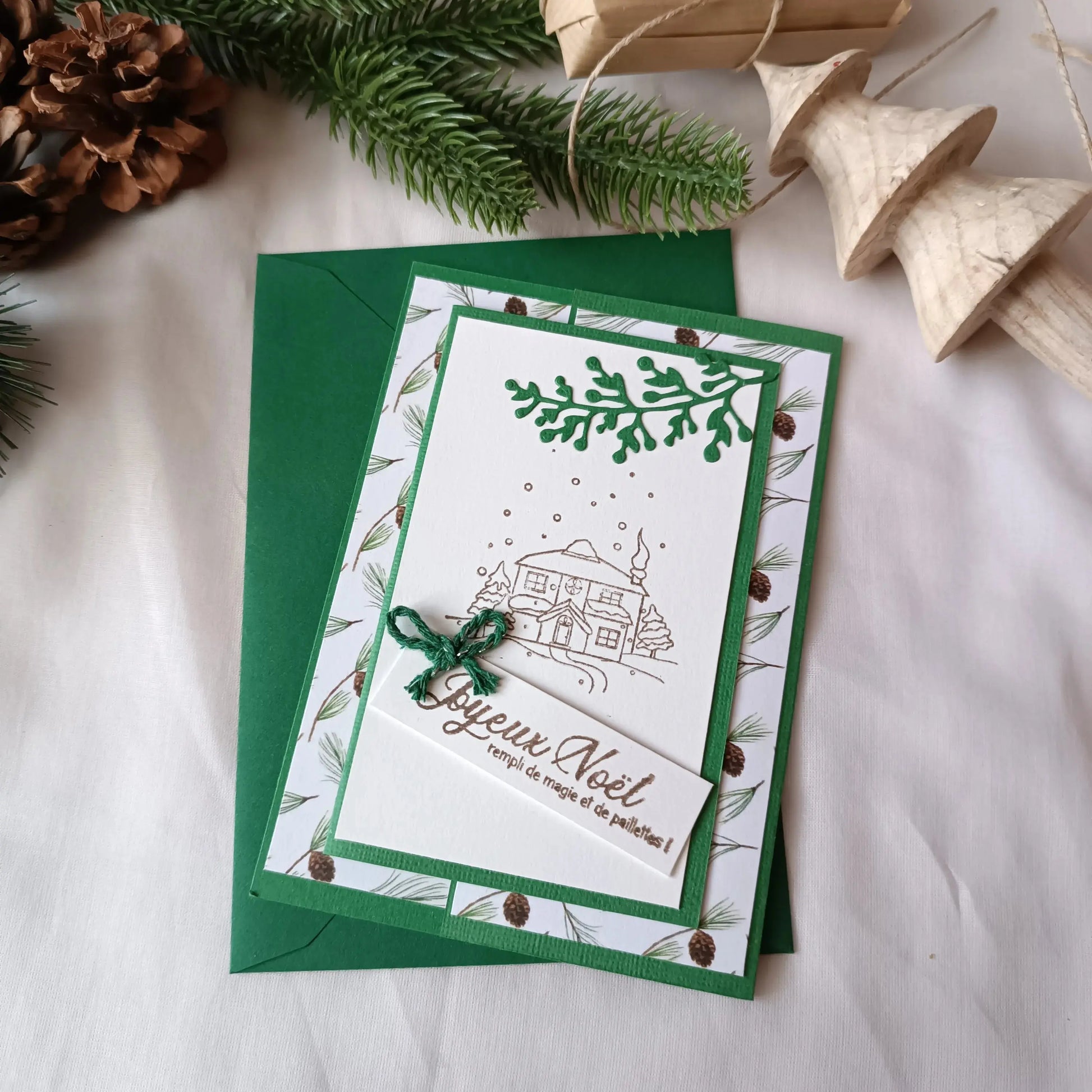 Carte noël verte pour carte cadeau ou billet de L’Atelier de Lili la souris - Carte joyeux noël - carte de Noël - carte de vœux - idée cadeau noel - carte de vœux 2025 - noël 2024 - idée cadeau noël 2024 - idée cadeau femme noel 2024 - idée cadeau homme noel 2024 - cadeau noel 2024 - jolie carte de noel