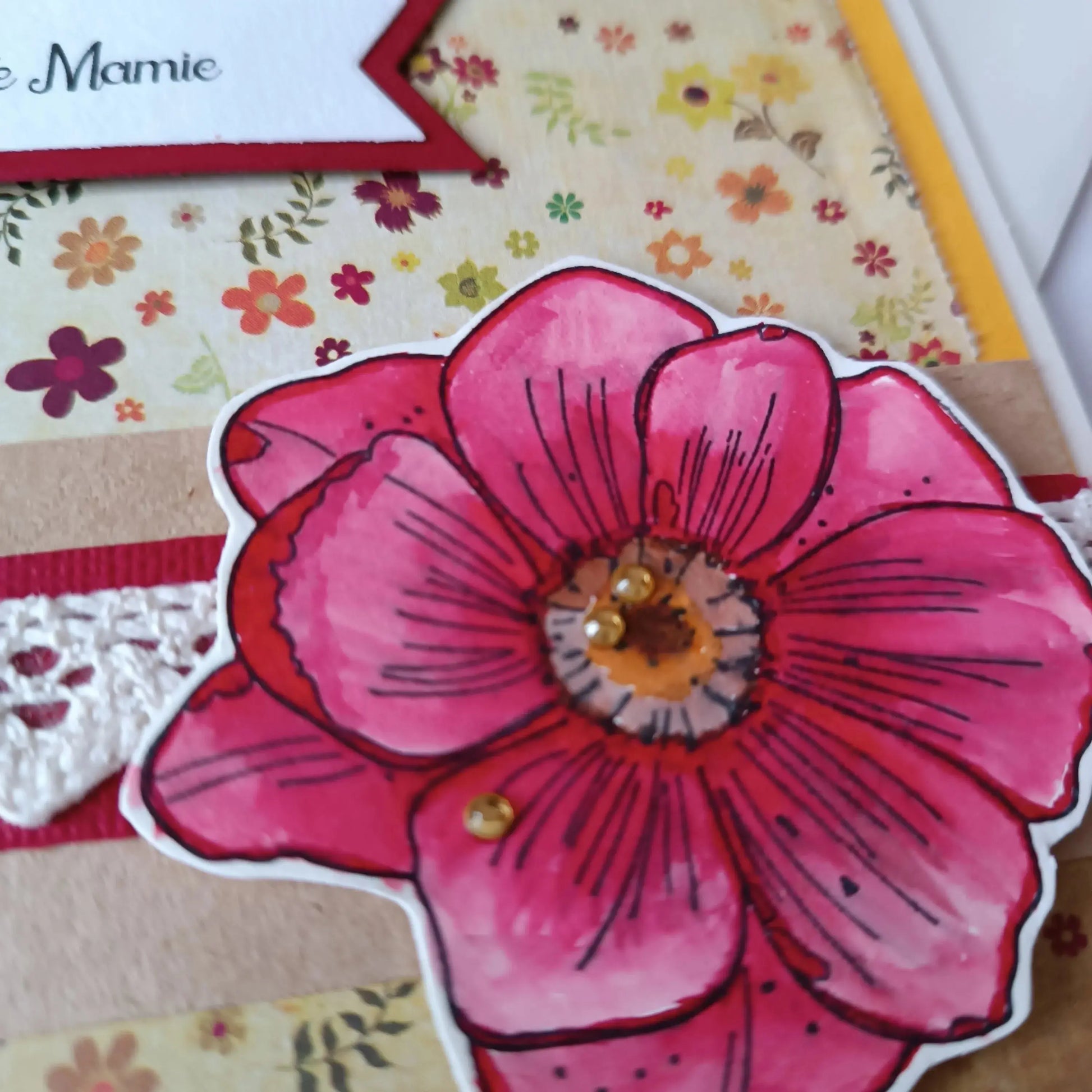 carte fête des Grands-Mères de l’Atelier de Lili la souris / carte bonne fête grand-mère / fête des grands-mères / bonne fête Mamie / jolie carte fête des Grands-Mères jaune et rouge / cadeau fête des grands-mères / carte fête des grands-mères / idée cadeau mamie / idée cadeau grands-mères / idée cadeau fête des grands-mères / cadeau pour mamie