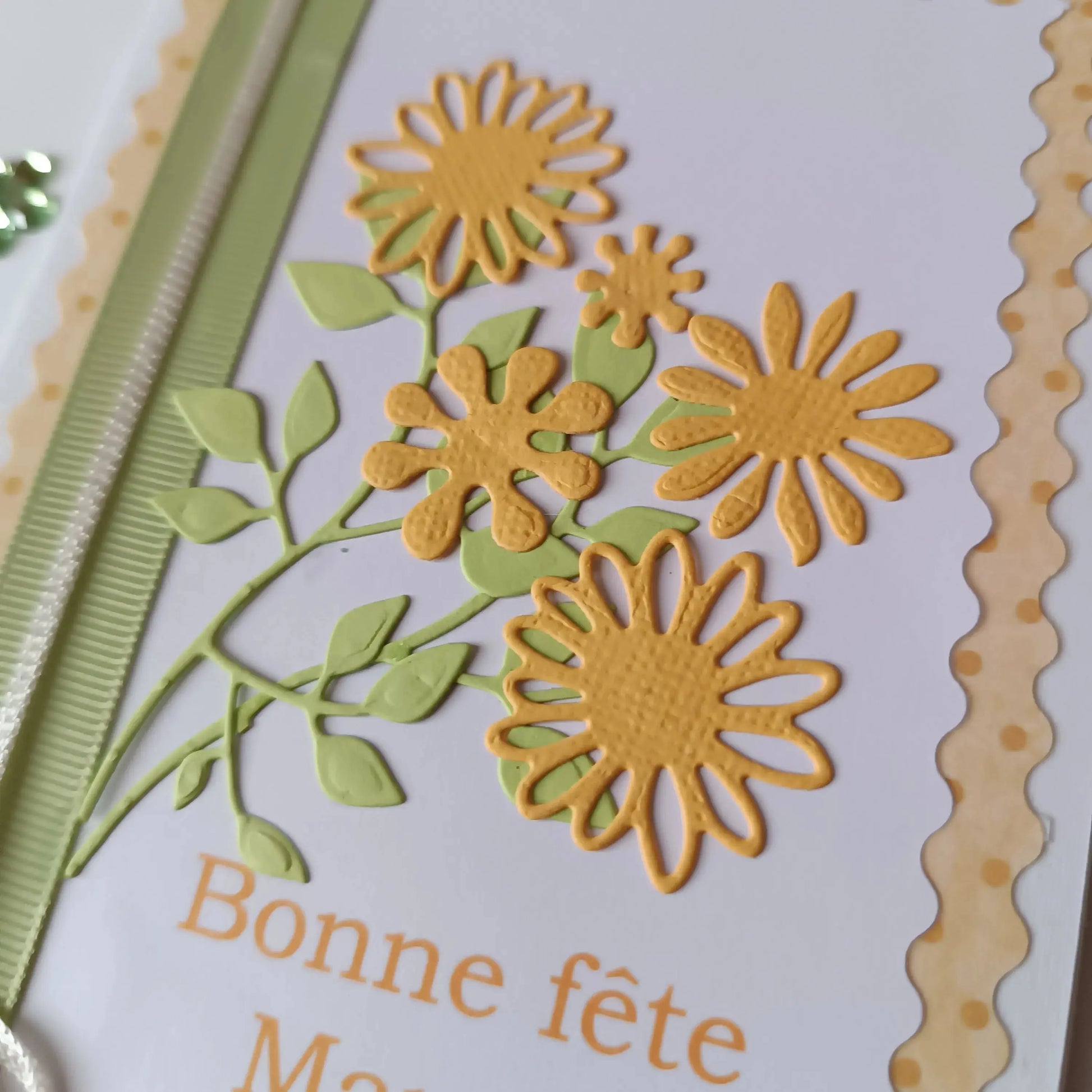 carte fête des Grands-Mères de l’Atelier de Lili la souris / carte bonne fête grand-mère / fête des grands-mères / bonne fête Mamie / jolie carte fête des Grands-Mères jaune et verte / cadeau fête des grands-mères / carte fête des grands-mères / idée cadeau mamie / idée cadeau grands-mères / idée cadeau fête des grands-mères / cadeau pour mamie