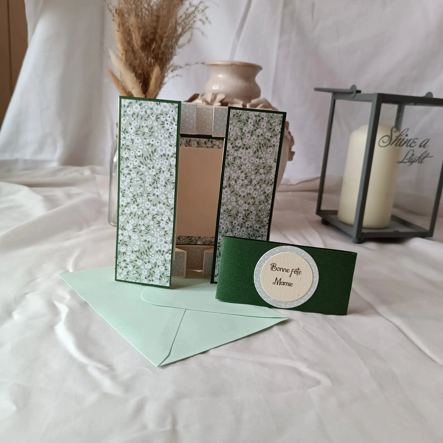 carte fête des Grands-Mères de l’Atelier de Lili la souris / carte bonne fête grand-mère / fête des grands-mères / bonne fête Mamie / jolie carte fête des Grands-Mères / cadeau fête des grands-mères / carte fête des grands-mères / idée cadeau mamie / idée cadeau grands-mères / idée cadeau fête des grands-mères / cadeau pour mamie