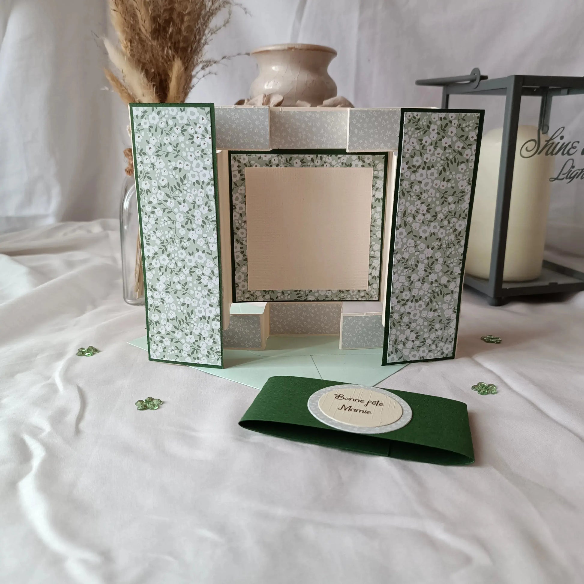 carte fête des Grands-Mères de l’Atelier de Lili la souris / carte bonne fête grand-mère / fête des grands-mères / bonne fête Mamie / jolie carte fête des Grands-Mères / cadeau fête des grands-mères / carte fête des grands-mères / idée cadeau mamie / idée cadeau grands-mères / idée cadeau fête des grands-mères / cadeau pour mamie