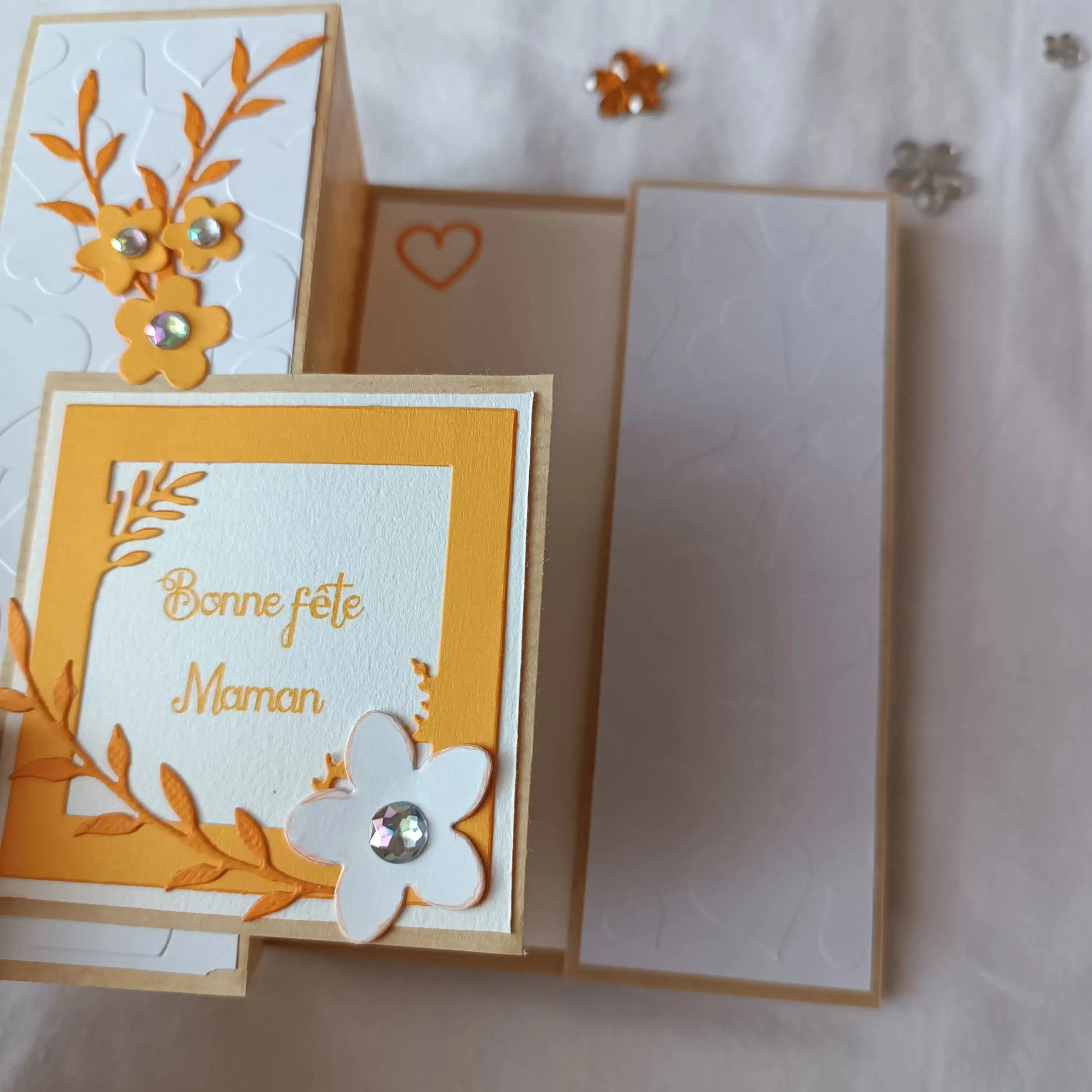 Carte bonne fête maman de l'Atelier de Lili la souris/ carte pour maman / carte fête des mères / jolie carte bonne fête maman / cadeau fête des mères / idée cadeau fêtes des mères / bonne fête Maman / idée cadeau maman / idée cadeau fête des maman / cadeau pour maman / cadeau fait-main pour maman