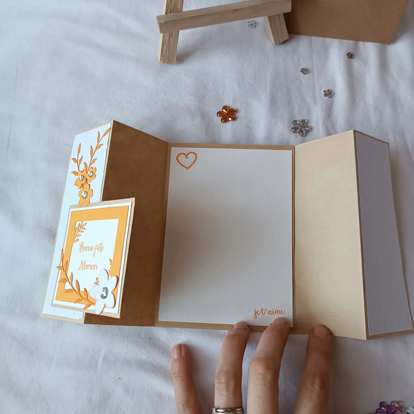 Carte bonne fête maman de l'Atelier de Lili la souris / carte pour maman / carte fête des mères / jolie carte bonne fête maman / cadeau fête des mères / idée cadeau fêtes des mères / bonne fête Maman / idée cadeau maman / idée cadeau fête des maman / cadeau pour maman / cadeau fait-main pour maman