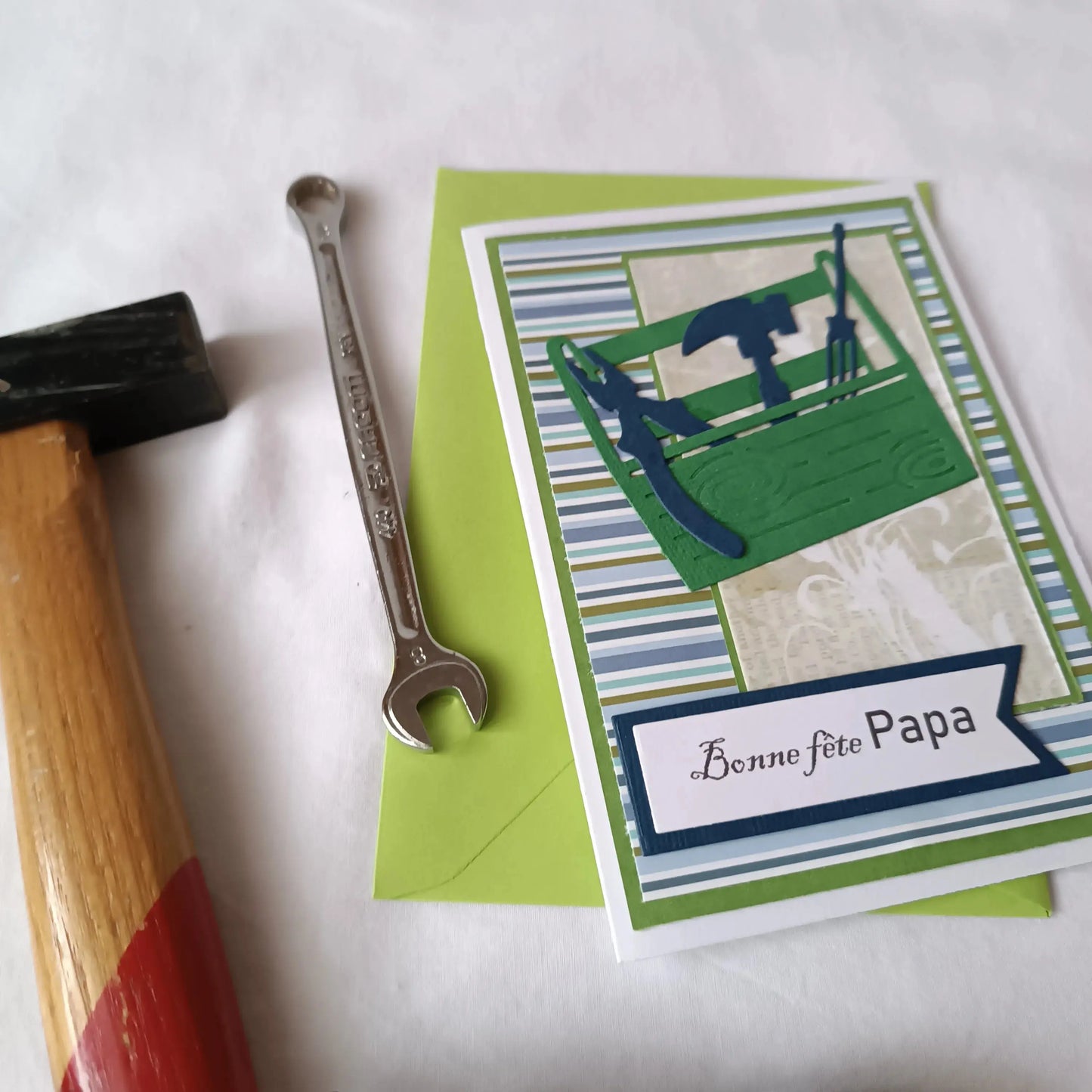 Carte fête des Pères - Bonne fête Papa - caisse à outils - verte et bleue L'Atelier de Lili la souris