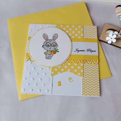 carte Joyeuses Pâques fait main de L’Atelier de Lili la souris, carte Joyeuses Pâques , carte de Pâques fait main, carte de Pâques artisanale, carte Pâques enfant, carte lapin de Pâques, carte de vœux Pâques, carte Pâques scrapbooking, carte Pâques originale, carte Pâques artisanale , carte Pâques avec lapin, carte Joyeuses Pâques fait main artisanale, carte de Pâques scrapbooking, carte de Pâques jaune, carte Pâques enfant fait main, carte Pâques originale enfant, carte de Pâques lapin mignon, carte Pâques