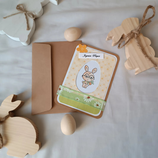 Carte de Pâques présentée avec son enveloppe kraft