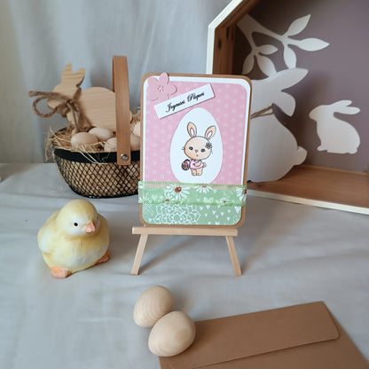 carte Joyeuses Pâques fait main de L’Atelier de Lili la souris, carte Joyeuses Pâques , carte de Pâques fait main, carte de Pâques artisanale, carte Pâques enfant, carte lapin de Pâques, carte de vœux Pâques, carte Pâques scrapbooking, carte Pâques originale, carte Pâques artisanale , carte Pâques avec lapin, carte Joyeuses Pâques fait main artisanale, carte de Pâques scrapbooking, carte de Pâques jaune, carte Pâques enfant fait main, carte Pâques originale enfant, carte de Pâques lapin mignon, carte Pâques